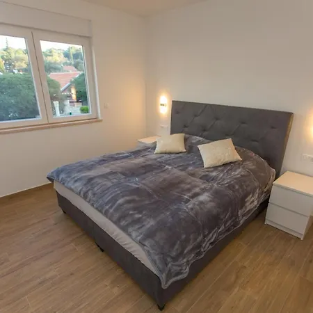 Casa Lidia - Modern & Spacious & Few Steps To & Breathtaking View Lejlighed