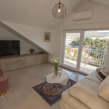 Apartman Casa Lidia - Modern & Spacious & Few Steps To & Breathtaking View