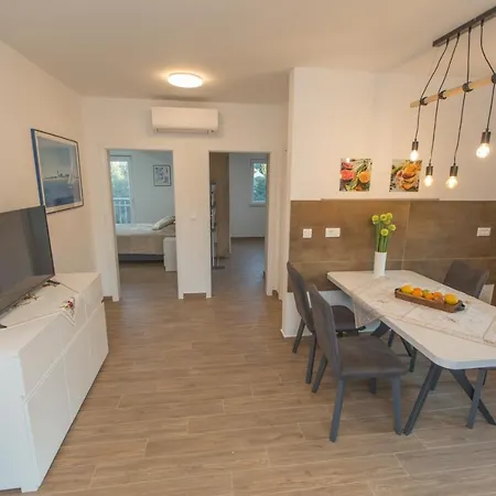 Casa Lidia - Modern & Spacious & Few Steps To & Breathtaking View شقة زاتون