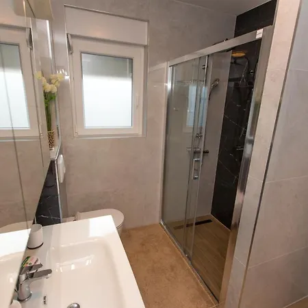 Casa Lidia - Modern & Spacious & Few Steps To & Breathtaking View *