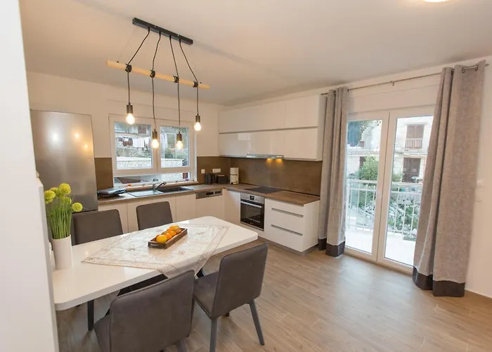 Casa Lidia - Modern & Spacious & Few Steps To & Breathtaking View 扎通